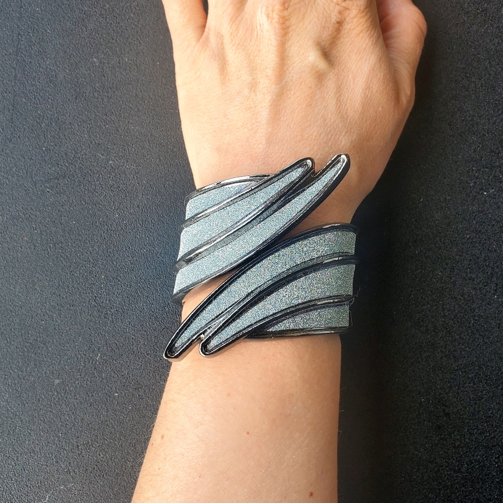 Metal Bracelet With Blue Glitter Accent